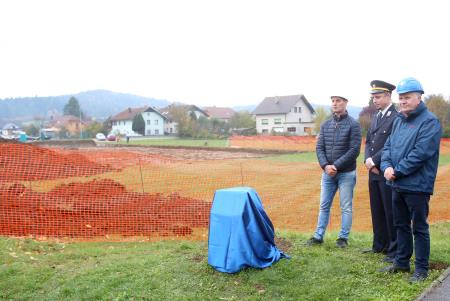 TEMELJNI KAMEN DOMA ZAŠČITE IN REŠEVANJA Z MEDGENERACIJSKIM CENTROM RAKEK 24 FOTO LJUBO VUKELIČ